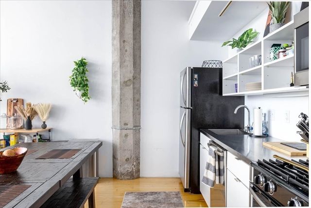 156 Porter St 320, Boston, MA 02128
