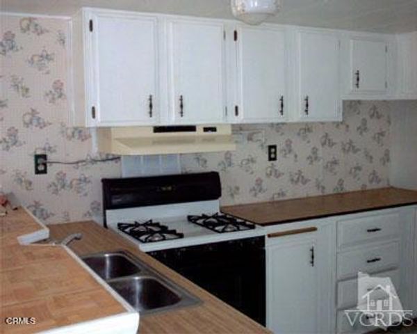 2178 Thrush Avenue J, Oxnard, CA 93033