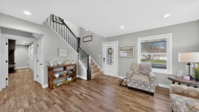 4826 57th Street NW, Rochester, MN 55901