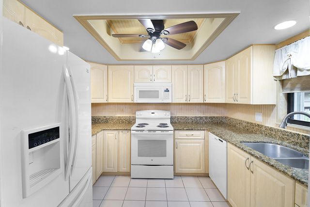 241 SW South River Drive 206, Stuart, FL 34997