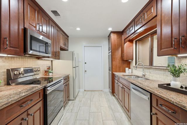 2819 HITCHING POST ST, San Antonio, TX 78217