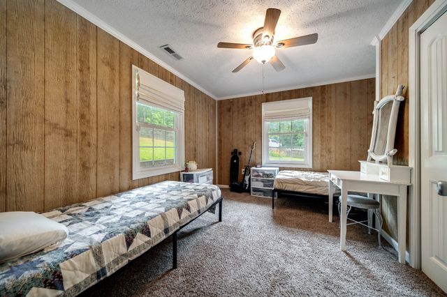 554 Hickman Shores Rd, Dover, TN 37058