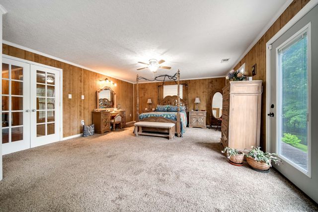 554 Hickman Shores Rd, Dover, TN 37058