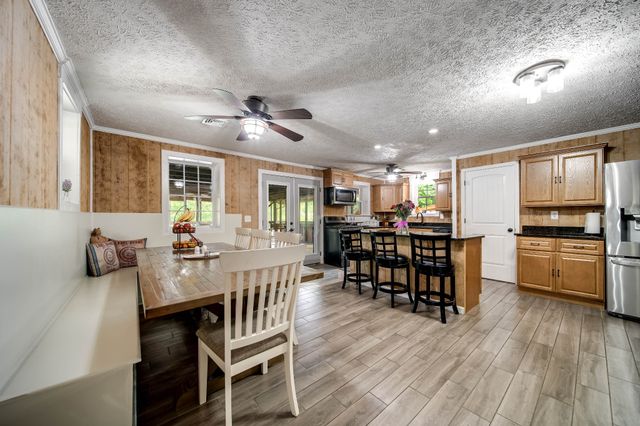 554 Hickman Shores Rd, Dover, TN 37058