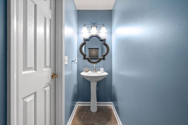 339 Wells Ct, Clarksville, TN 37043