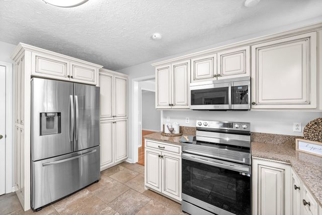 339 Wells Ct, Clarksville, TN 37043