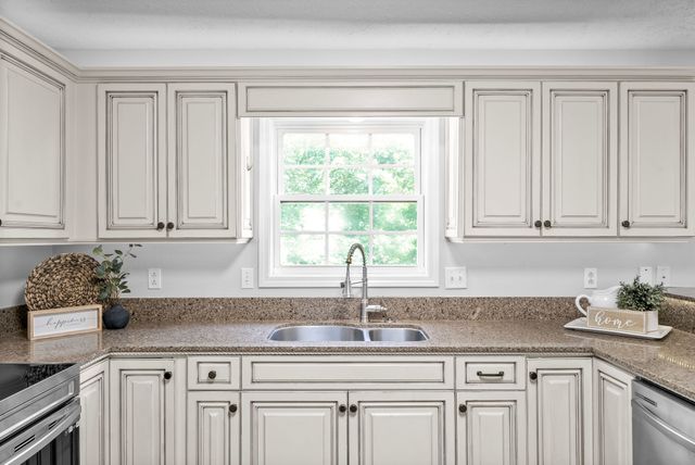 339 Wells Ct, Clarksville, TN 37043