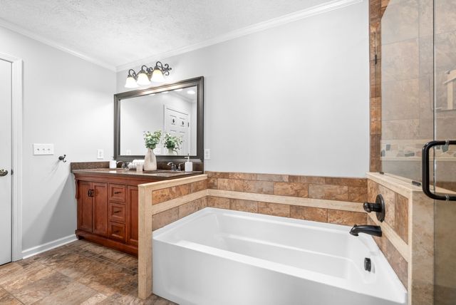 339 Wells Ct, Clarksville, TN 37043