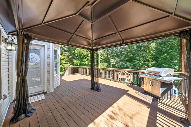 339 Wells Ct, Clarksville, TN 37043