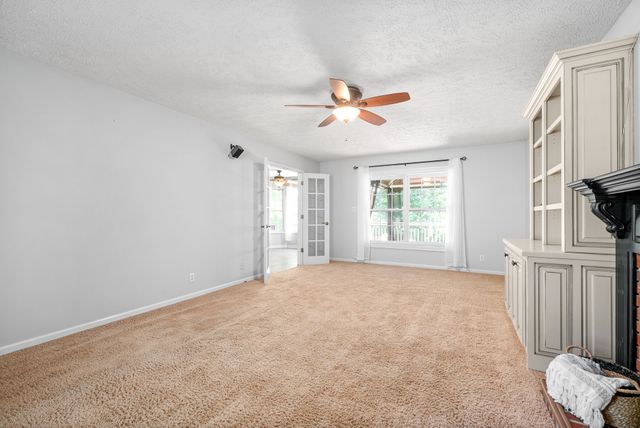 339 Wells Ct, Clarksville, TN 37043