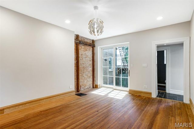4256 Westminster Place, St Louis, MO 63108
