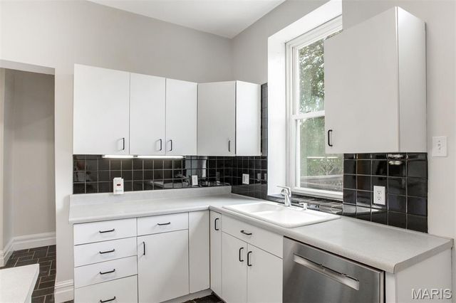 4256 Westminster Place, St Louis, MO 63108