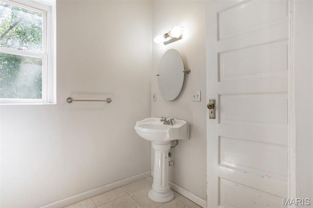4256 Westminster Place, St Louis, MO 63108