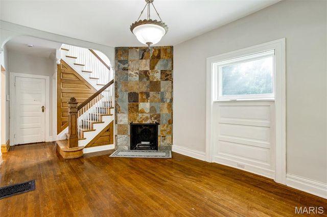 4256 Westminster Place, St Louis, MO 63108