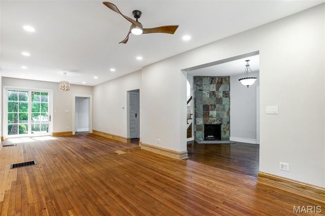 4256 Westminster Place, St Louis, MO 63108