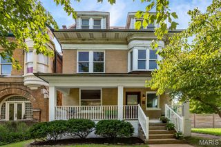 4256 Westminster Place, St Louis, MO 63108