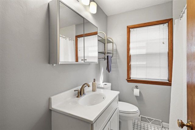 2138 E Johnson Street, Madison, WI 53704