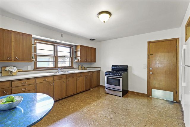 2138 E Johnson Street, Madison, WI 53704