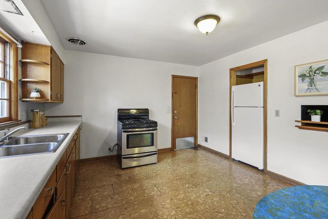 2138 E Johnson Street, Madison, WI 53704