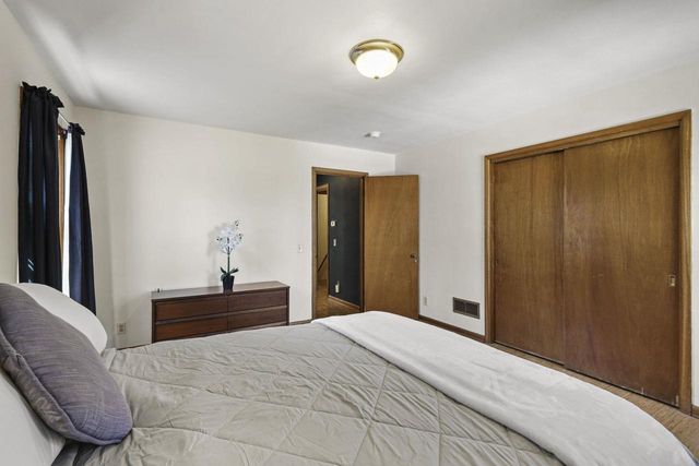 2138 E Johnson Street, Madison, WI 53704