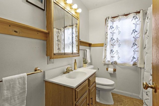 2138 E Johnson Street, Madison, WI 53704