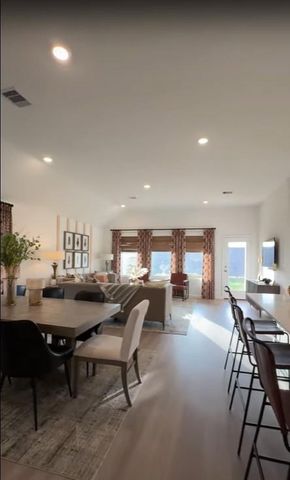2823 Garden Meadow Street, Fulshear, TX 77423