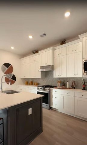 2823 Garden Meadow Street, Fulshear, TX 77423