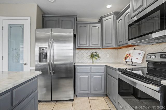 10009 E 98th Street North, Owasso, OK 74055