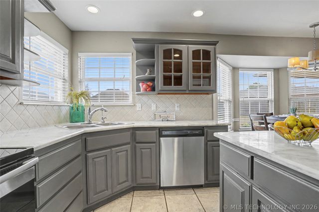 10009 E 98th Street North, Owasso, OK 74055