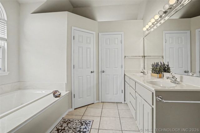 10009 E 98th Street North, Owasso, OK 74055