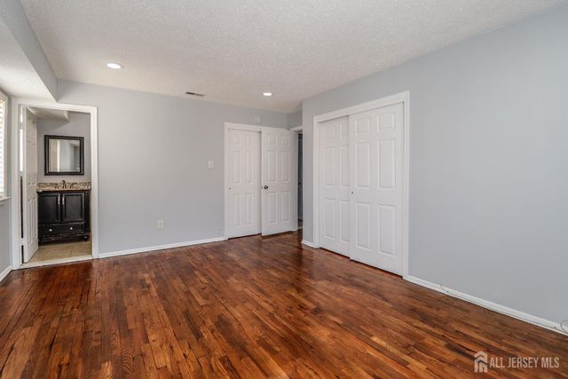 312 Edison Glen Terrace, Edison, NJ 08837