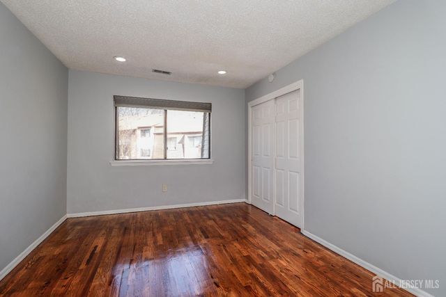 312 Edison Glen Terrace, Edison, NJ 08837