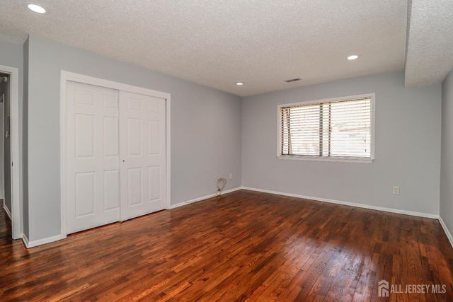 312 Edison Glen Terrace, Edison, NJ 08837