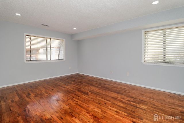 312 Edison Glen Terrace, Edison, NJ 08837