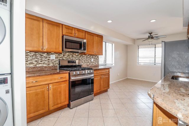 312 Edison Glen Terrace, Edison, NJ 08837