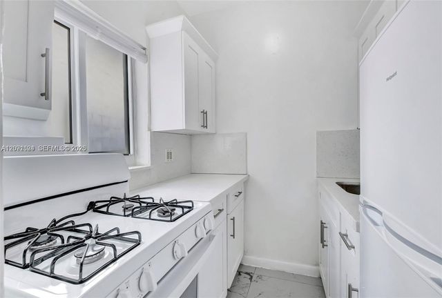 215 30th Street 6, Miami Beach, FL 33140