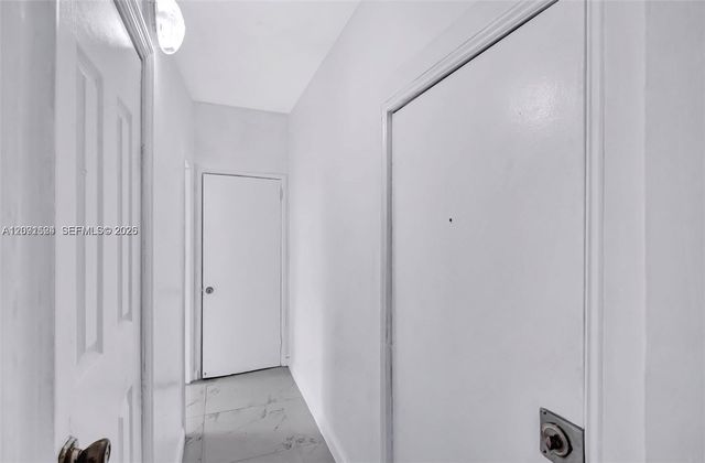 215 30th Street 6, Miami Beach, FL 33140