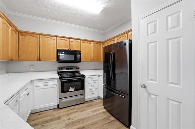 5072 Leeshire Trace, Tucker, GA 30084