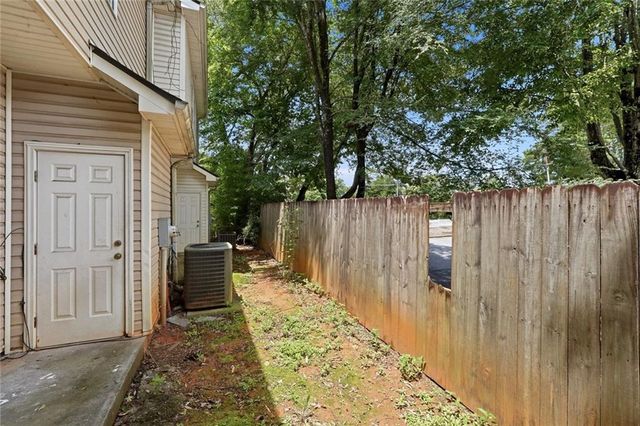 5072 Leeshire Trace, Tucker, GA 30084