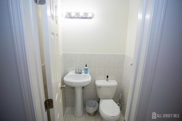 124 Adamecs Way, South Amboy, NJ 08879