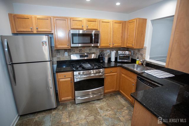 124 Adamecs Way, South Amboy, NJ 08879