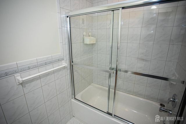 124 Adamecs Way, South Amboy, NJ 08879