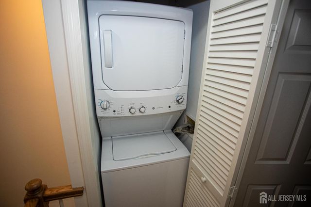 124 Adamecs Way, South Amboy, NJ 08879