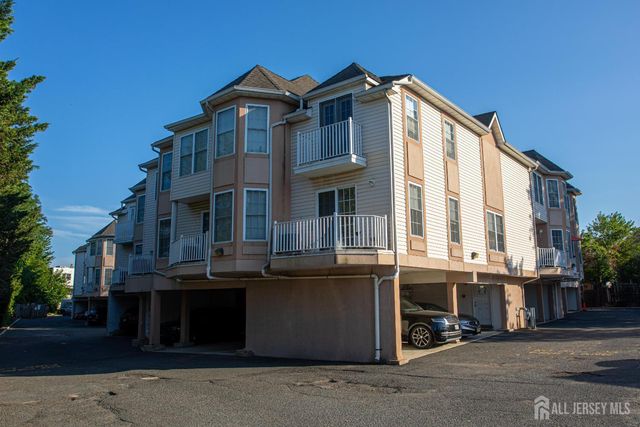 124 Adamecs Way, South Amboy, NJ 08879