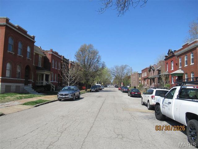 4439 Oakland Avenue, St Louis, MO 63110