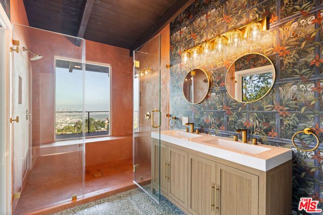 2065 Kew Drive, Los Angeles, CA 90046