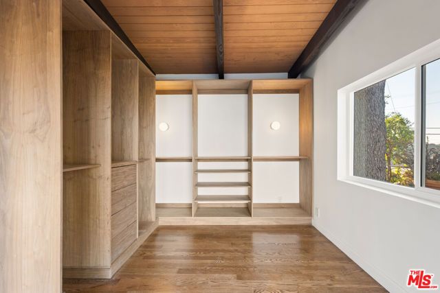 2065 Kew Drive, Los Angeles, CA 90046