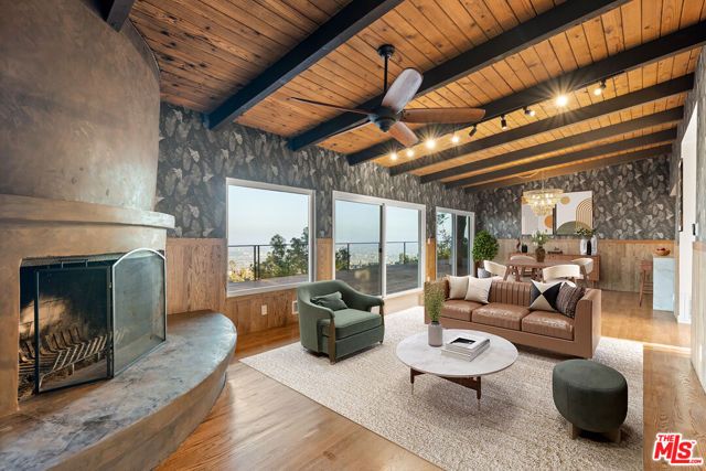 2065 Kew Drive, Los Angeles, CA 90046