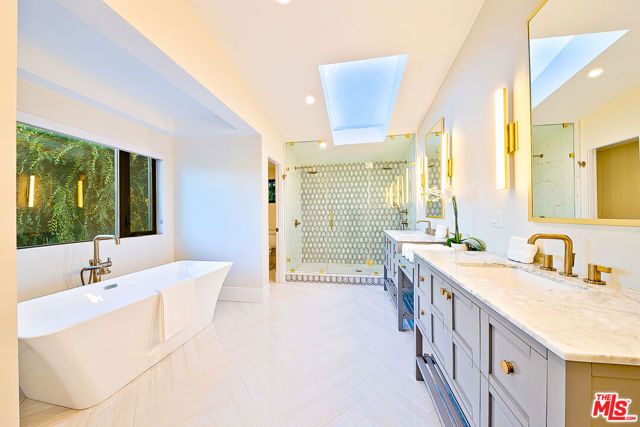 721 N Beverly Drive, Beverly Hills, CA 90210