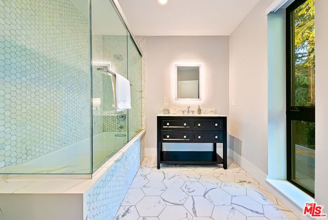 721 N Beverly Drive, Beverly Hills, CA 90210